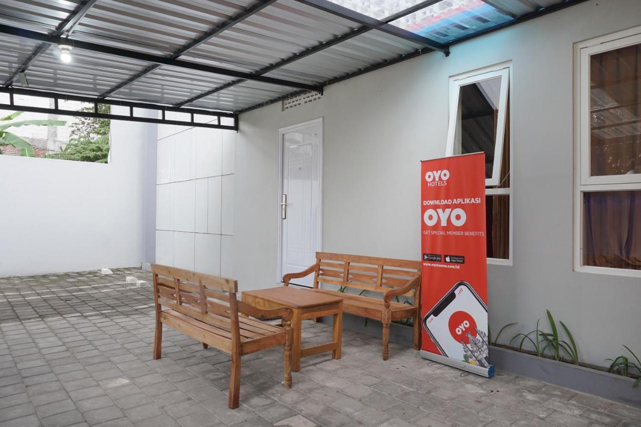 Super Oyo 90033 Dehome Family Melati Экстерьер фото